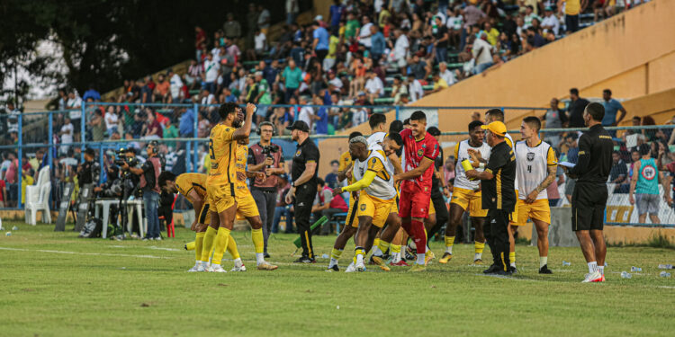 Série C: De virada, Amazonas vence o Altos-PI