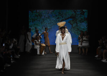 Amazon Poranga Fashion: Conheça trabalhos que levam a moda indígena da Amazônia para o mundo