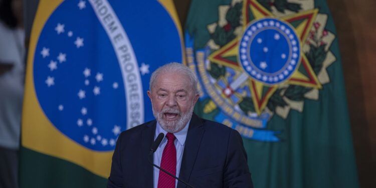 Lula: Farmácia Popular foi ironizado, mas volta com mais força
