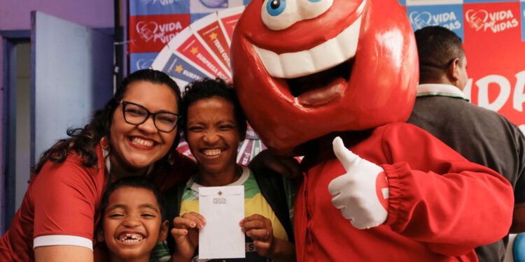 No Dia Mundial do Doador de Sangue, Hemoam faz homenagem e oferece serviços a doadores