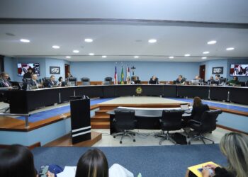 TCE reprova contas da Câmara de Urucurituba e aplica multa de R$ 95,3 mil ao gestor