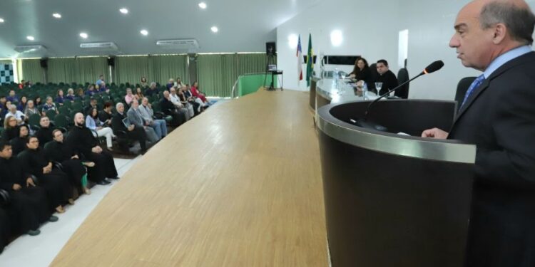 Presidente do TCE-AM participa de cerimônia em homenagem aos 30 anos de parceria entre Ufam e Universidade do Porto