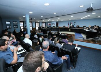 TCE-AM aplica multa milionária a ex-gestora de maternidade no Estado