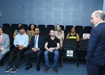 Presidente do TCE dá posse a  mais 4 servidores aprovados no concurso público
