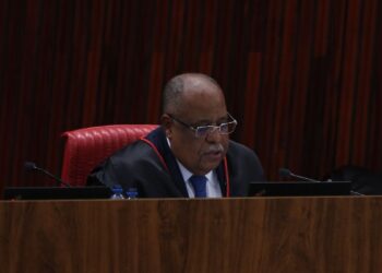 Relator no TSE vota pela inelegibilidade de Bolsonaro