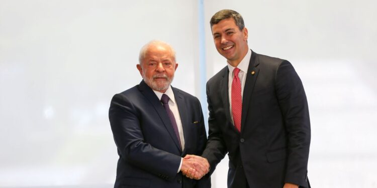Itaipu é tema de encontro entre Lula e presidente eleito do Paraguai