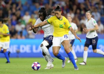 Brasil enfrenta a França pela segunda rodada da Copa do Mundo