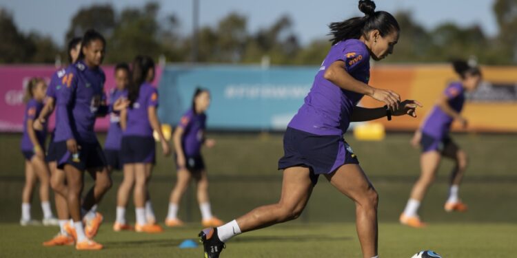 Manaus: Prefeitura altera horário de expediente em dias de jogos do Brasil na Copa