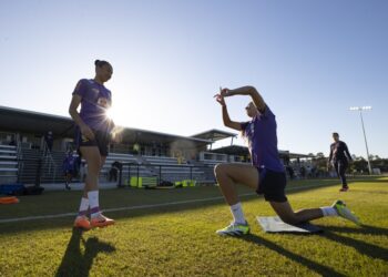 Brasil faz último treino em Brisbane antes de embarque para Adelaide