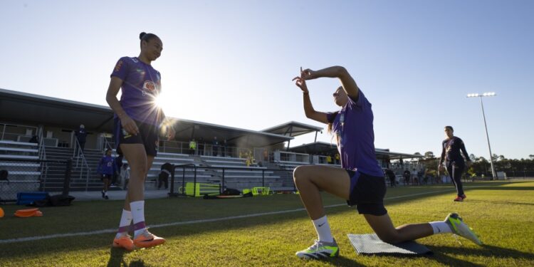 Brasil faz último treino em Brisbane antes de embarque para Adelaide