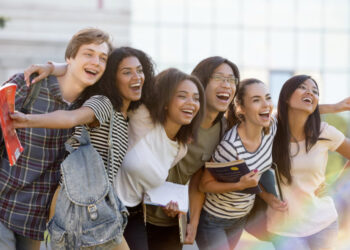 Por que iniciar um curso técnico ainda no ensino médio? Veja vantagens