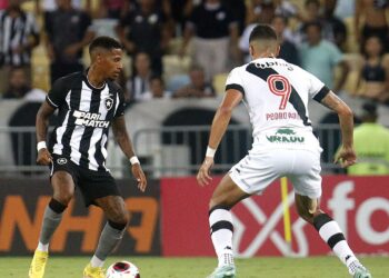 Botafogo e Vasco fazem clássico de opostos Brasileirão; onde assistir