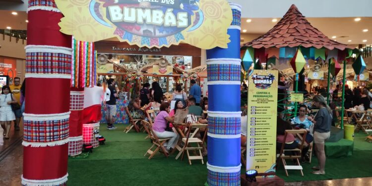 Arraial dos Bumbás entra na última semana de programação no Manauara Shopping