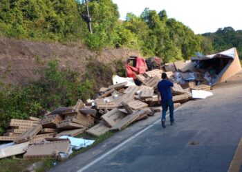Corpo de Bombeiros socorre vítima de acidente envolvendo carreta na rodovia BR-174