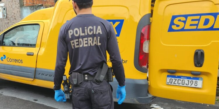 Correios: Homem recebe encomenda com drogas e acaba preso pela PF