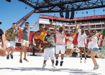 Famosos conhecem os bastidores do 56º Festival Folclórico de Parintins, em visita ao Bumbódromo