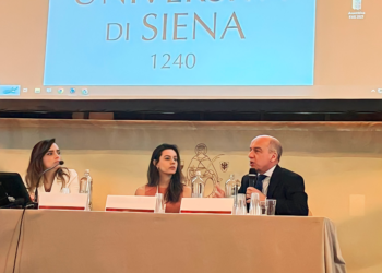 Presidente do TCE palestra em Fórum Internacional de Direito, na Itália, e estreita parcerias