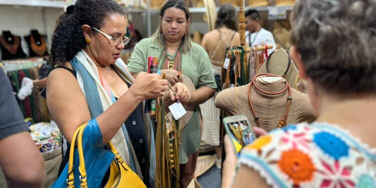 Artesãos amazonenses arrecadam mais de R$ 400 mil na 23ª edição da Fenearte em Olinda
