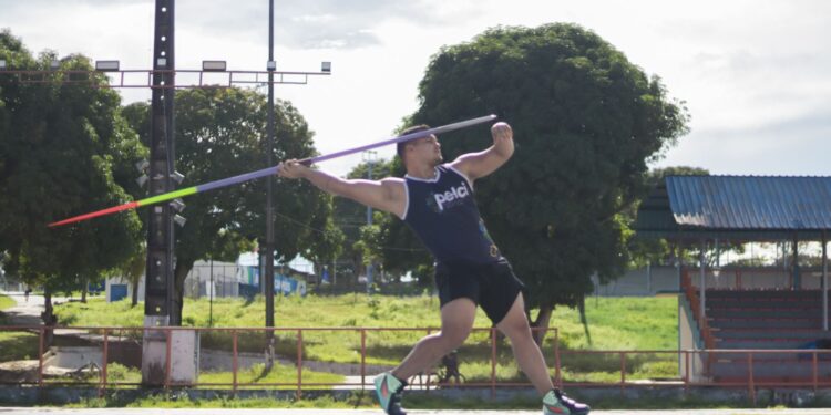 Amazonense é medalha de ouro no lançamento de dardo no Sul-Americano de Atletismo