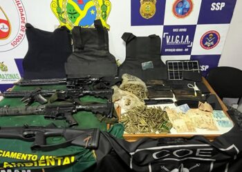 Polícia apreende fuzis e munições em Coari 