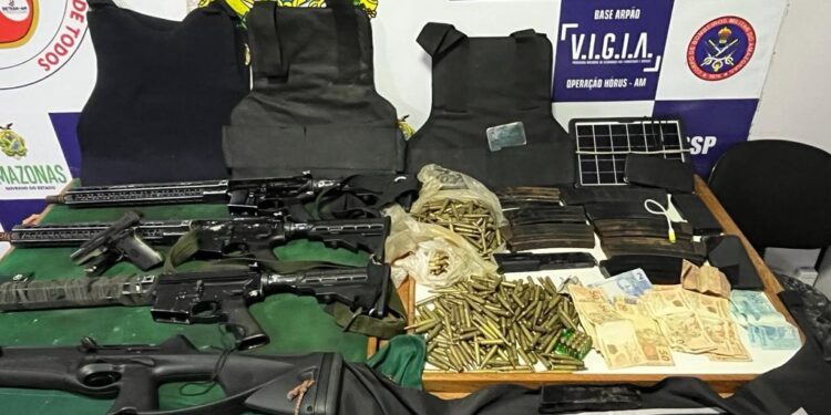 Polícia apreende fuzis e munições em Coari 