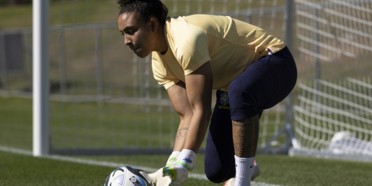 Letícia destaca preparação da Seleção para último duelo da fase de grupos