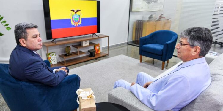 Amazonas e Equador discutem novas parcerias e retomada do projeto logístico Manta-Manaus