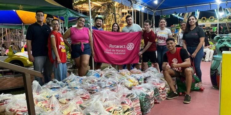 Mais de 1.300 quilos de alimentos são arrecadados pelo Mirage Park