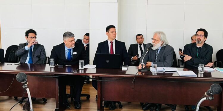 Vice-presidente assina contrato de Gestão do Centro de Bionegócios da Amazônia, em Manaus cba