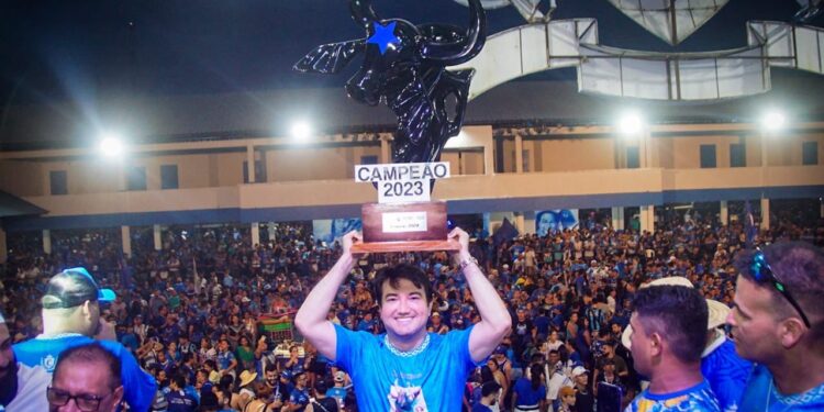 Presidente do Caprichoso entra para a história como único dirigente que nunca perdeu o Festival de Parintins