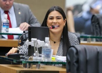 Mayra Dias conclui semestre com projetos para diversas áreas da sociedade