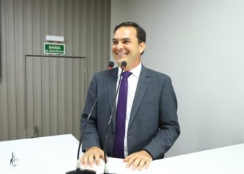 Câmara de Parintins recebe Selo Diamante de Transparência, diz Mateus Assayag