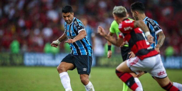 Grêmio recebe Flamengo em jogo de ida da semifinal da Copa do Brasil