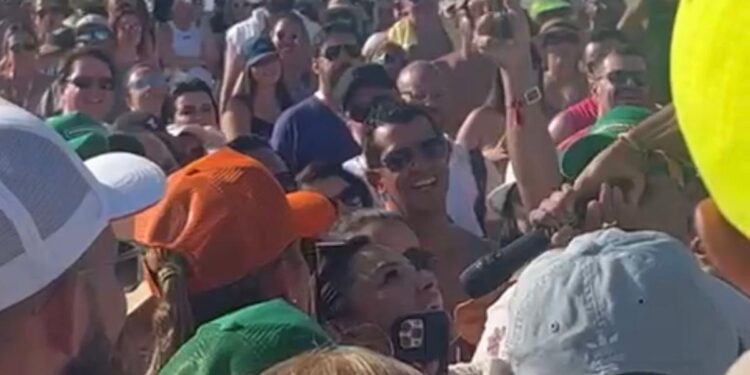 Deputada Joana antecipa férias na Assembleia para curtir cruzeiro do Wesley Safadão