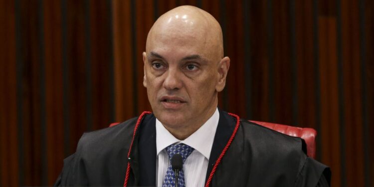 PF identifica pessoas que hostilizaram Alexandre de Moraes na Itália
