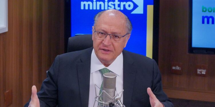 Zona Franca de Manaus terá R$ 1,6 bilhão em novos investimentos, diz Alckmin