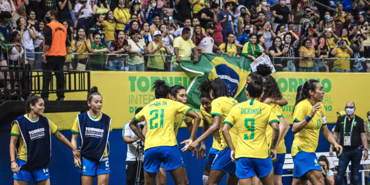 CBF escolhe Manaus como uma das cidades-sede da candidatura do Brasil ao Mundial Feminino de 2027