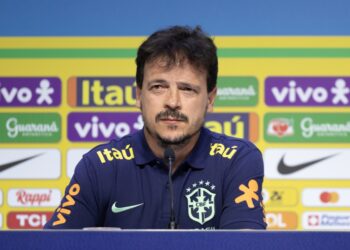 Fernando Diniz convoca a Seleção Brasileira para a estreia das Eliminatórias