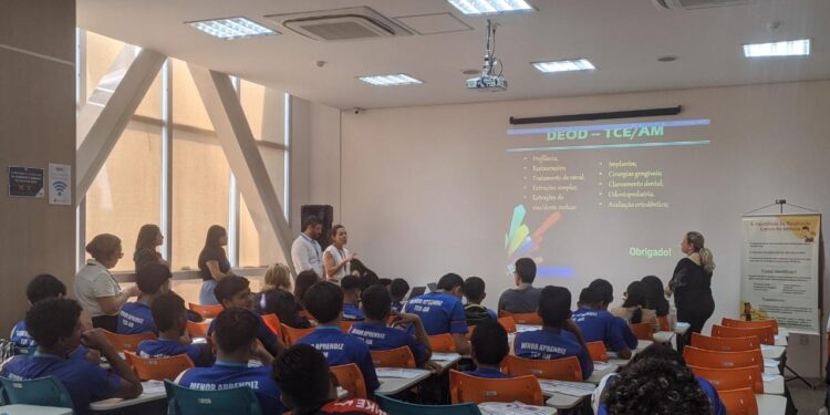Menores aprendizes do TCE-AM participam de workshops sobre saúde e desenvolvimento pessoal