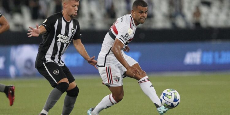 Brasileiro: São Paulo tenta tirar pontos do líder Botafogo no Morumbi; onde assistir
