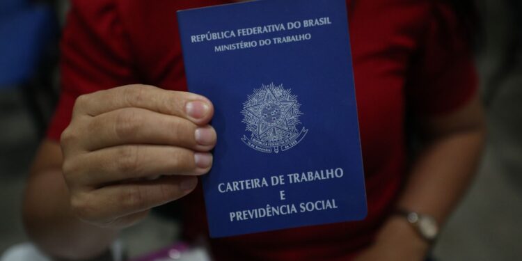 Sine Amazonas divulga 62 vagas de emprego para esta sexta-feira  