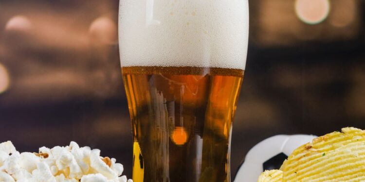 Dia Internacional da Cerveja: especialista explica como consumir a bebida sem oferecer riscos à saúde