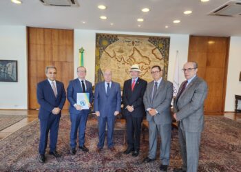 Conselheiro do TCE-AM e representantes do Controle Externo se reúnem com ministro das Relações Exteriores, em Brasília
