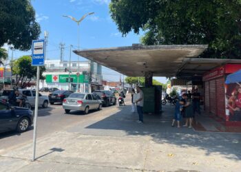 Parceria entre prefeitura e Fametro vai revitalizar histórica parada de ônibus em Manaus