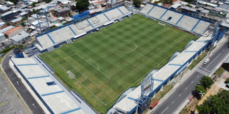 Nacional FC e Parnahyba SC se enfrentam no Estádio Ismael Benigno