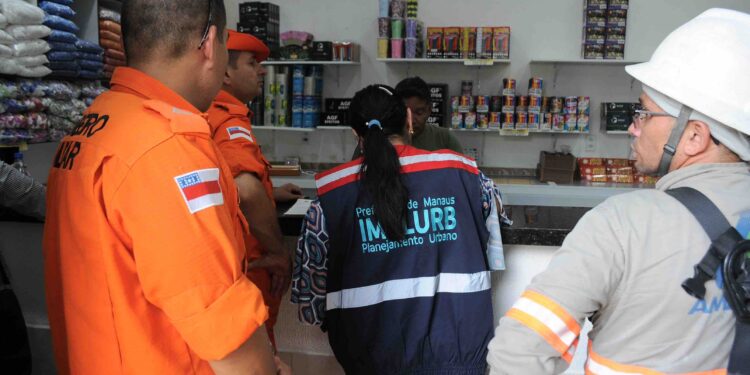 Lojas de fogos de artifício são alvo de fiscalização da CIF