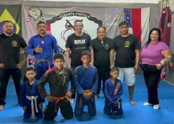 Agosto Lilás: Escola de Samba faz ação social no bairro Cachoeirinha, em Manaus