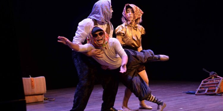 Espetáculo “O cavaleiro da armadura de sol” ganha três apresentações em escolas da zona rural