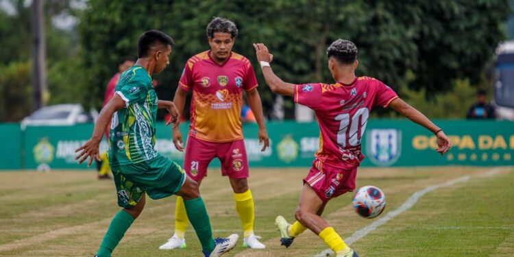Copa da Floresta: Urucará vence Presidente Figueiredo