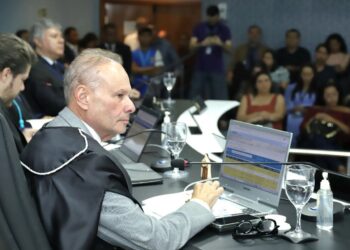 Conselheiro do TCE-AM suspende pregão licitatório da Semulsp por indícios de falta de transparência